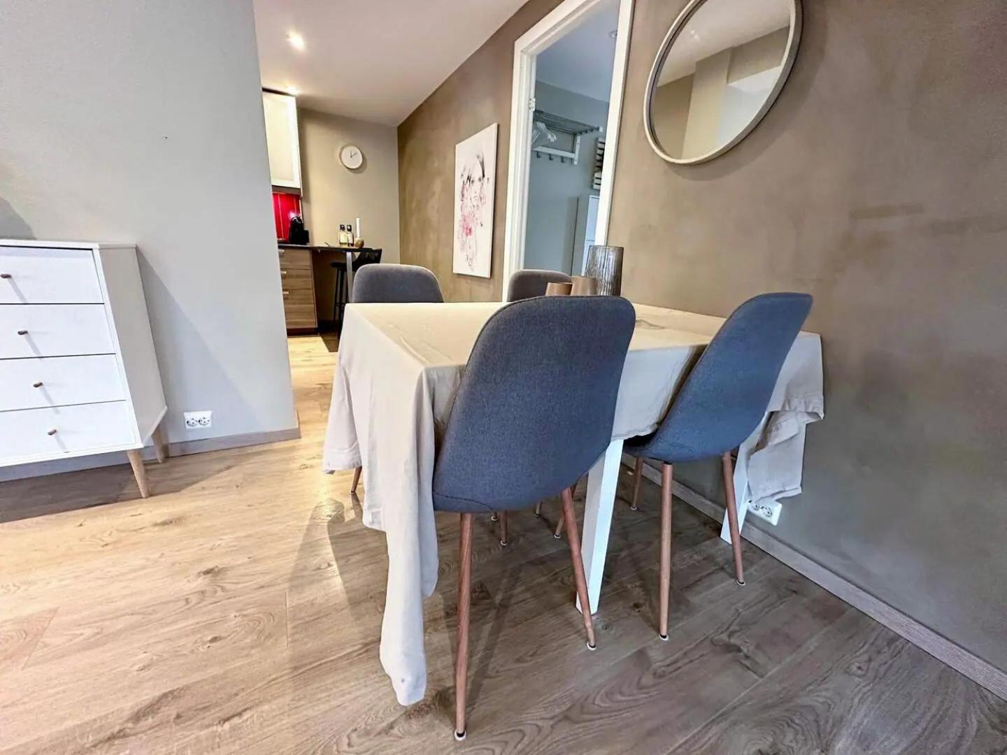 Stylish & Bright Penthouse - Office - 5 Star Location! Apartment Егерсун Екстериор снимка