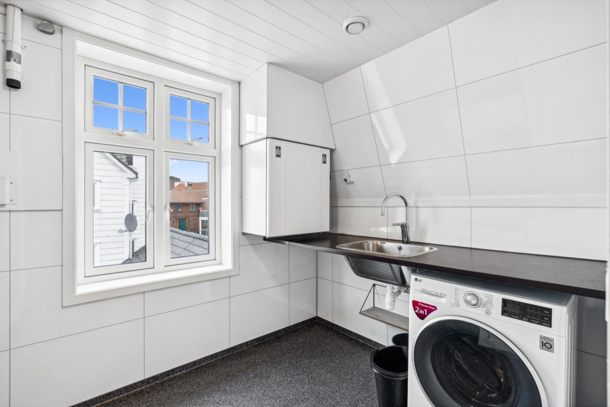 Stylish & Bright Penthouse - Office - 5 Star Location! Apartment Егерсун Екстериор снимка